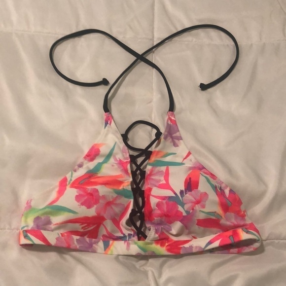 PINK Victoria's Secret Other - Victoria’s Secret PINK swim top with floral design